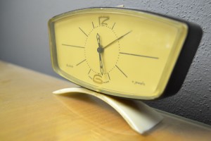 Escape the room in time